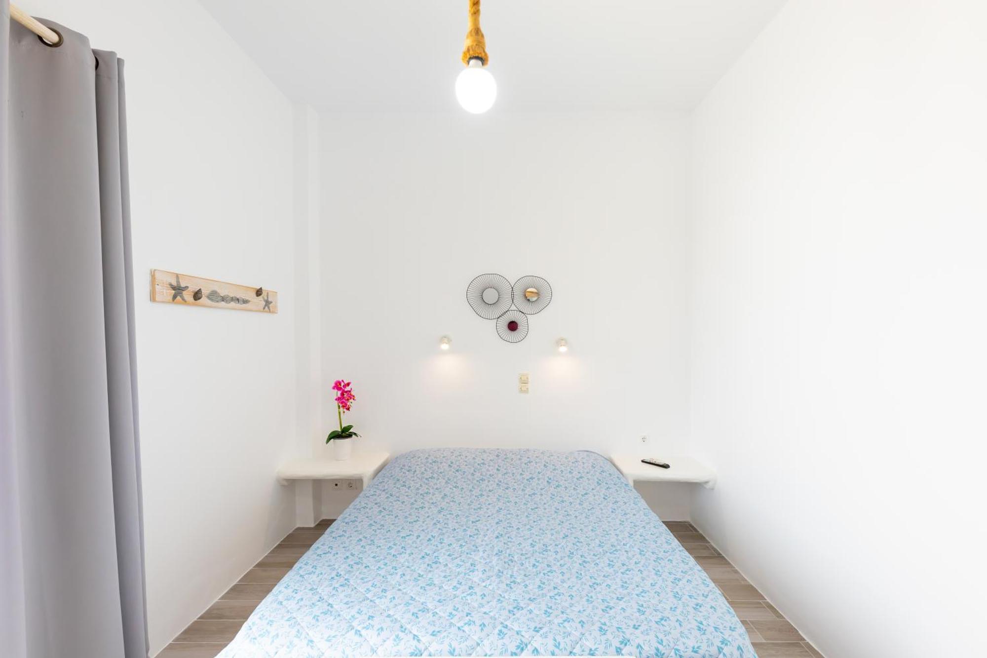 Madaky Hotel Науса Екстер'єр фото