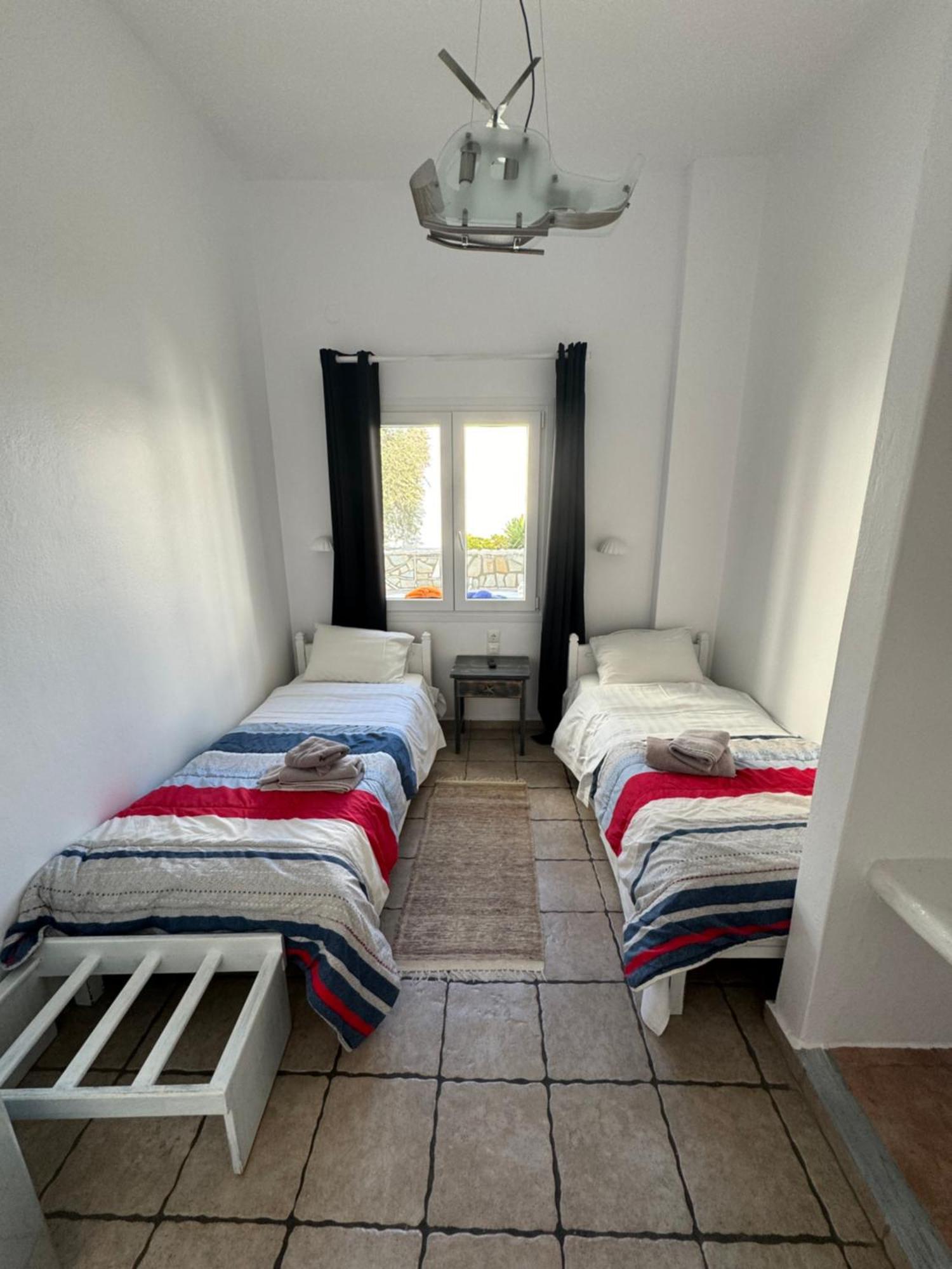 Madaky Hotel Науса Екстер'єр фото