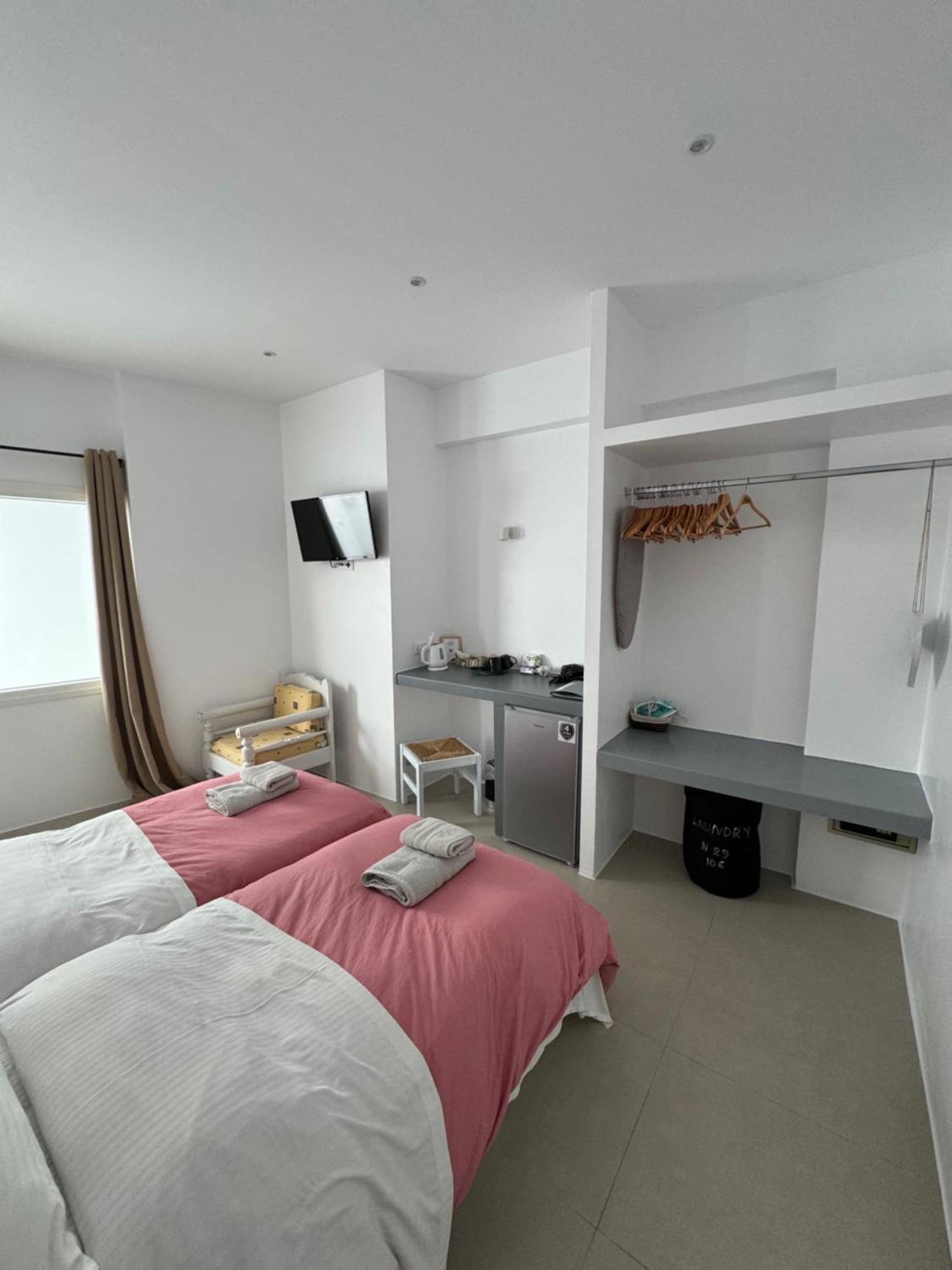 Madaky Hotel Науса Екстер'єр фото