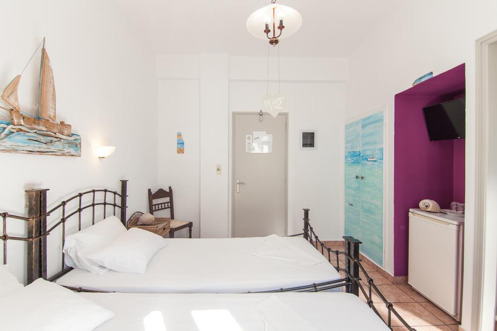 Madaky Hotel Науса Екстер'єр фото