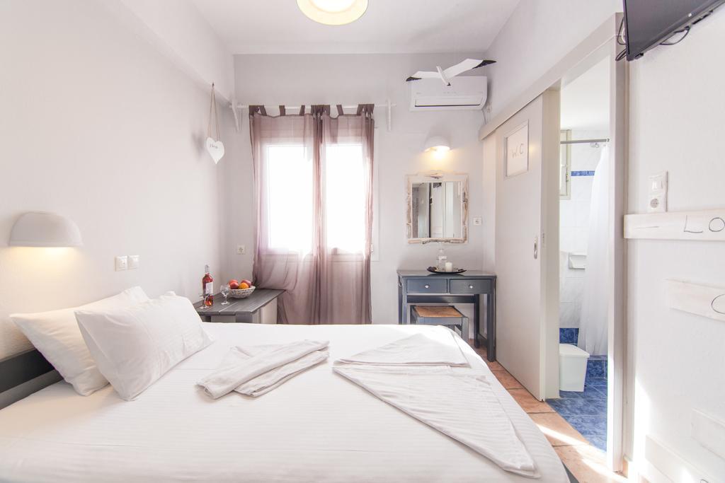 Madaky Hotel Науса Екстер'єр фото
